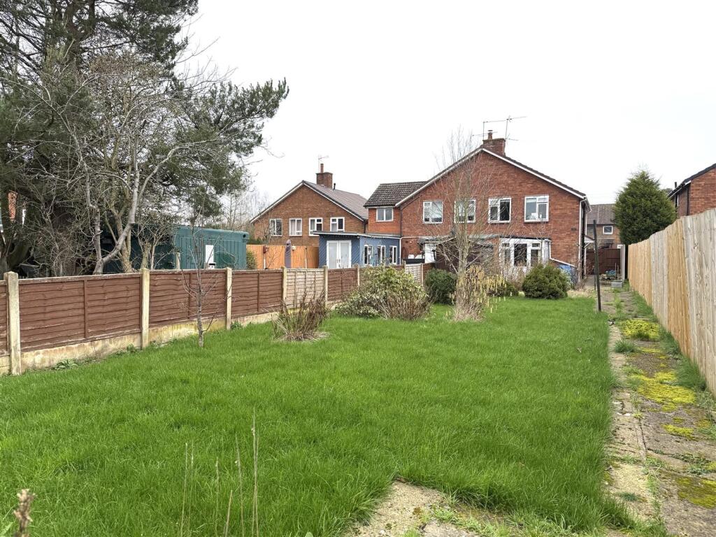 Chadwick Crescent, Hill Ridware, Rugeley photo 3