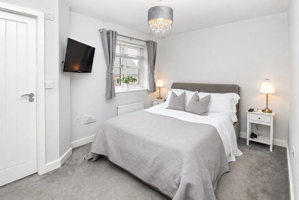 House in Leeds, West Yorkshire - More