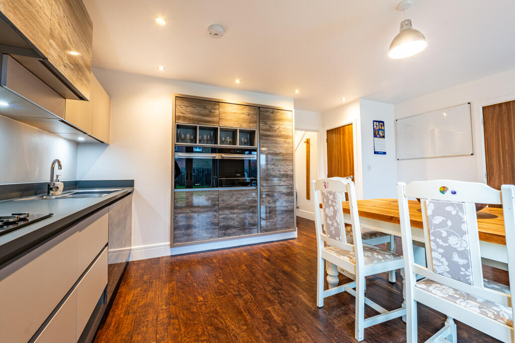 House in Rushcliffe, Aslockton - More