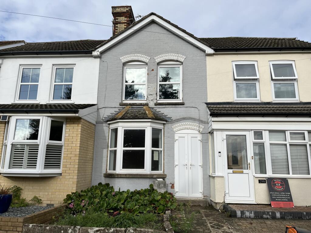 Main image of property: 300 Malling Road, Snodland, Kent, ME6
