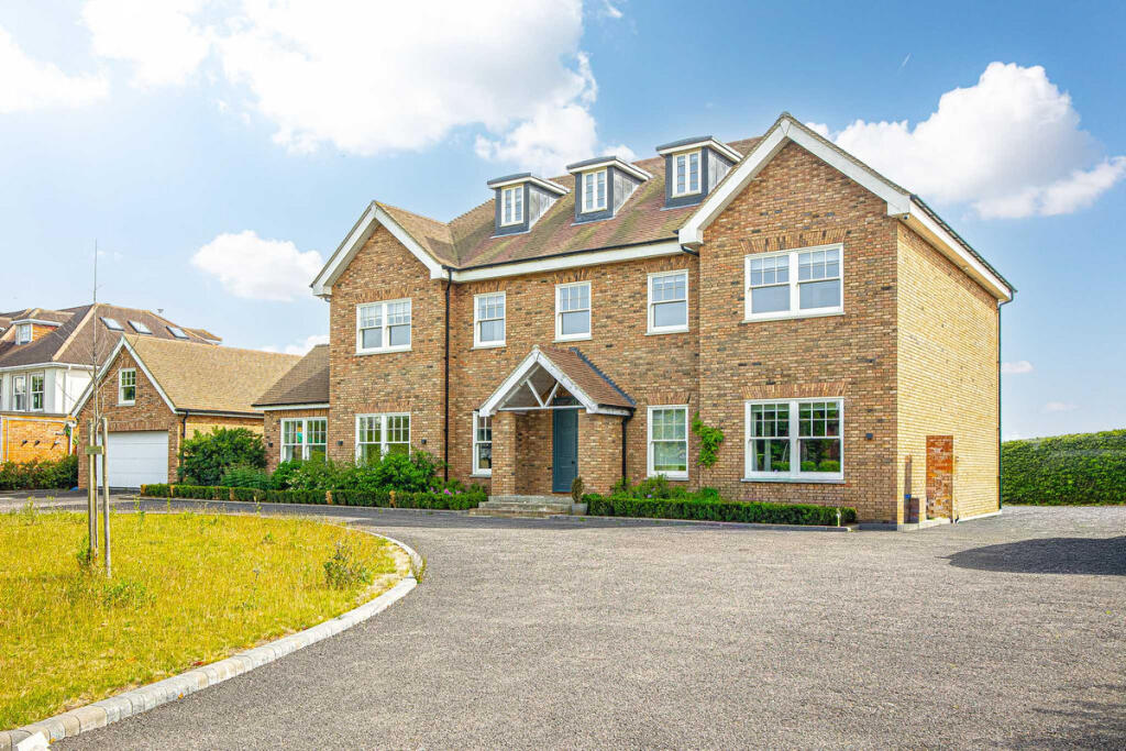 Main image of property: Barling Road, Southend-on-sea, SS3