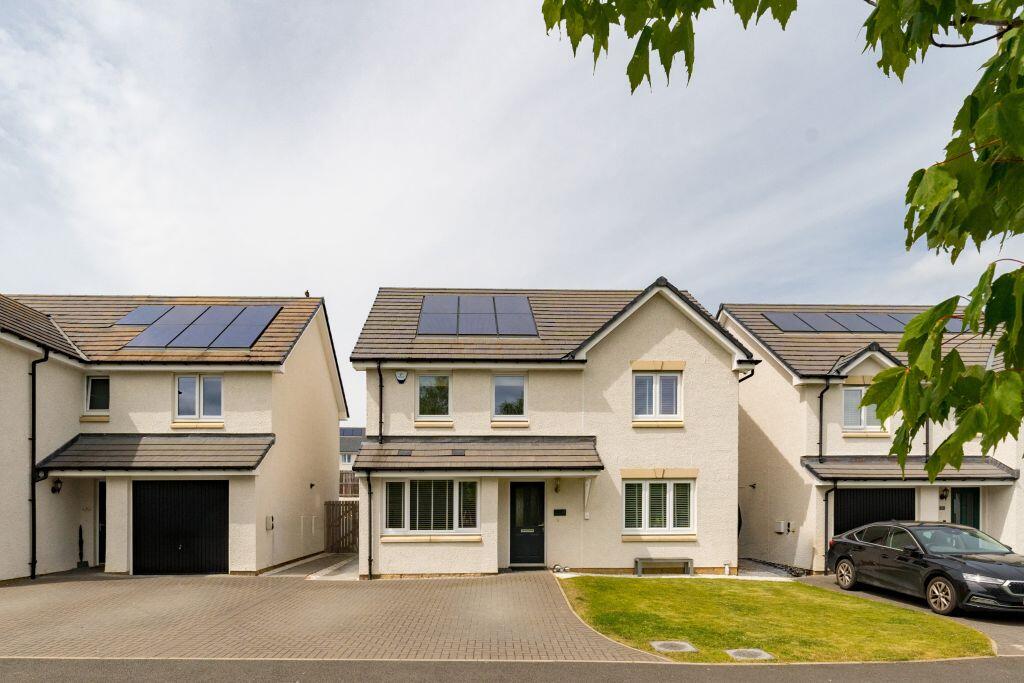Main image of property: 10 Otterburn Gardens, Bonnyrigg, Midlothian, EH19 3SD