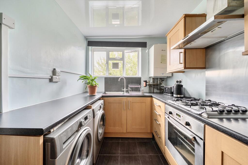 Apartment in Southall - View 5