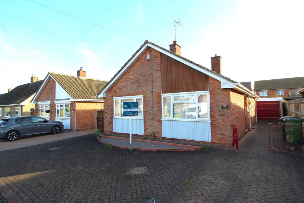 3-bed bungalow on 252 Oakdale Avenue, £260,000
