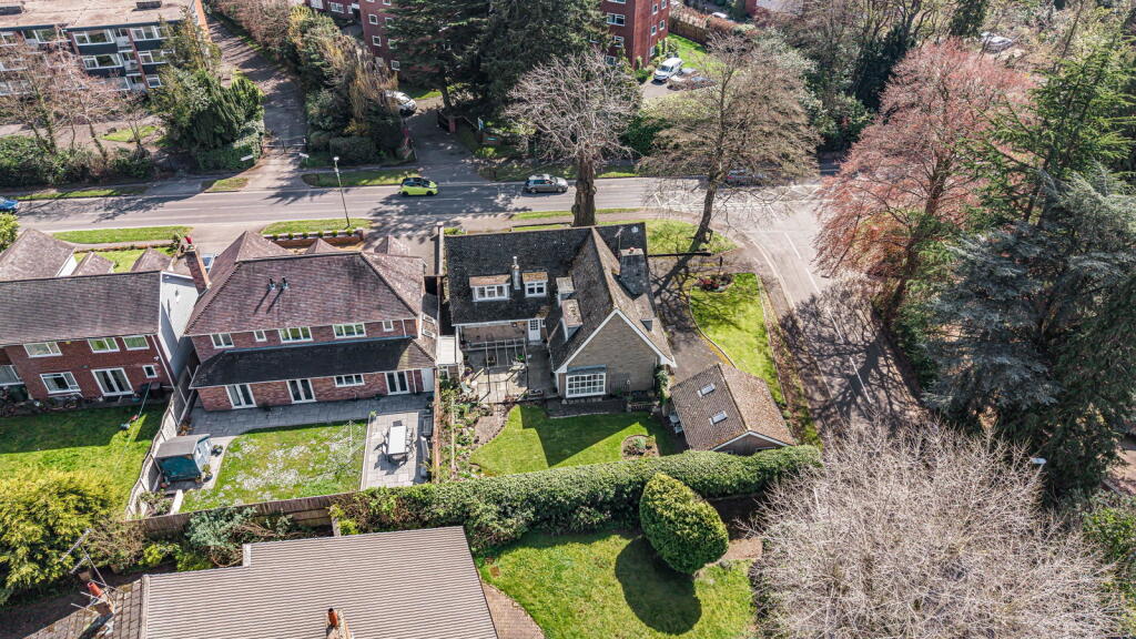 Additional image 27 of El Castano, Hampton Lane