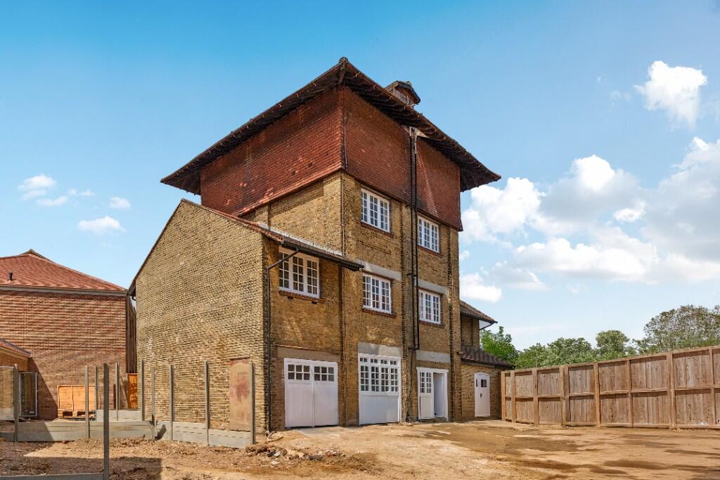 Main image of property: Church Hill Road, Barnet, EN4 8XE