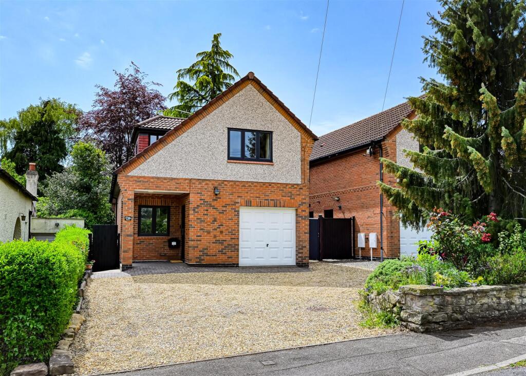 Main image of property: 45a Sandy Lane, Tettenhall, Wolverhampton, WV6 9EB