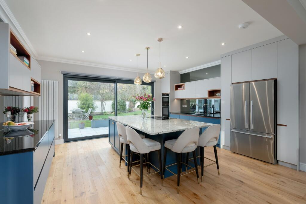 House in Lugton, Eskbank - View 2