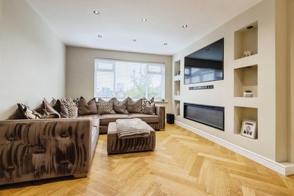 House in Leeds, West Yorkshire - View 4