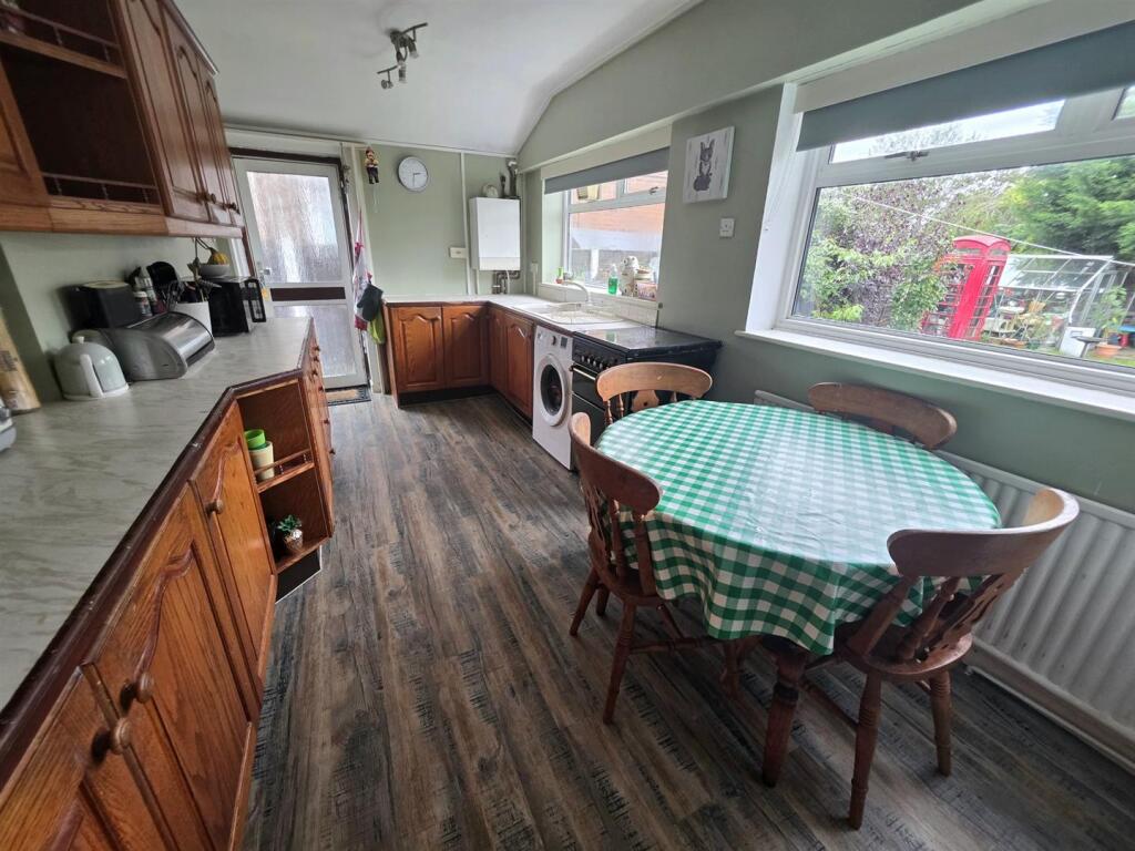 House in Stockport, Heald Green - View 5