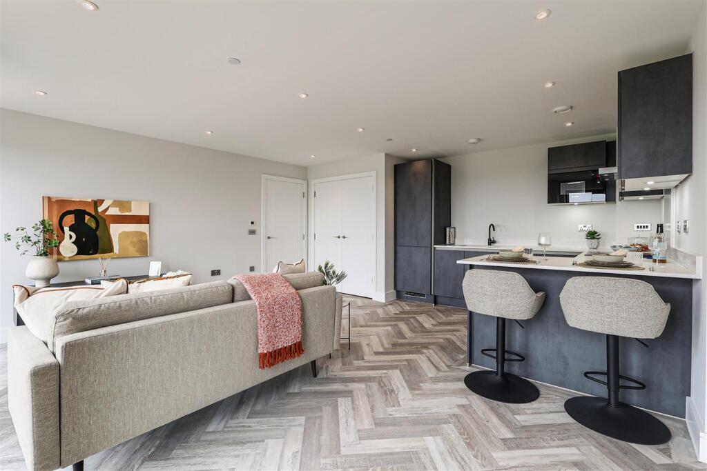Apartment in Enfield - View 3