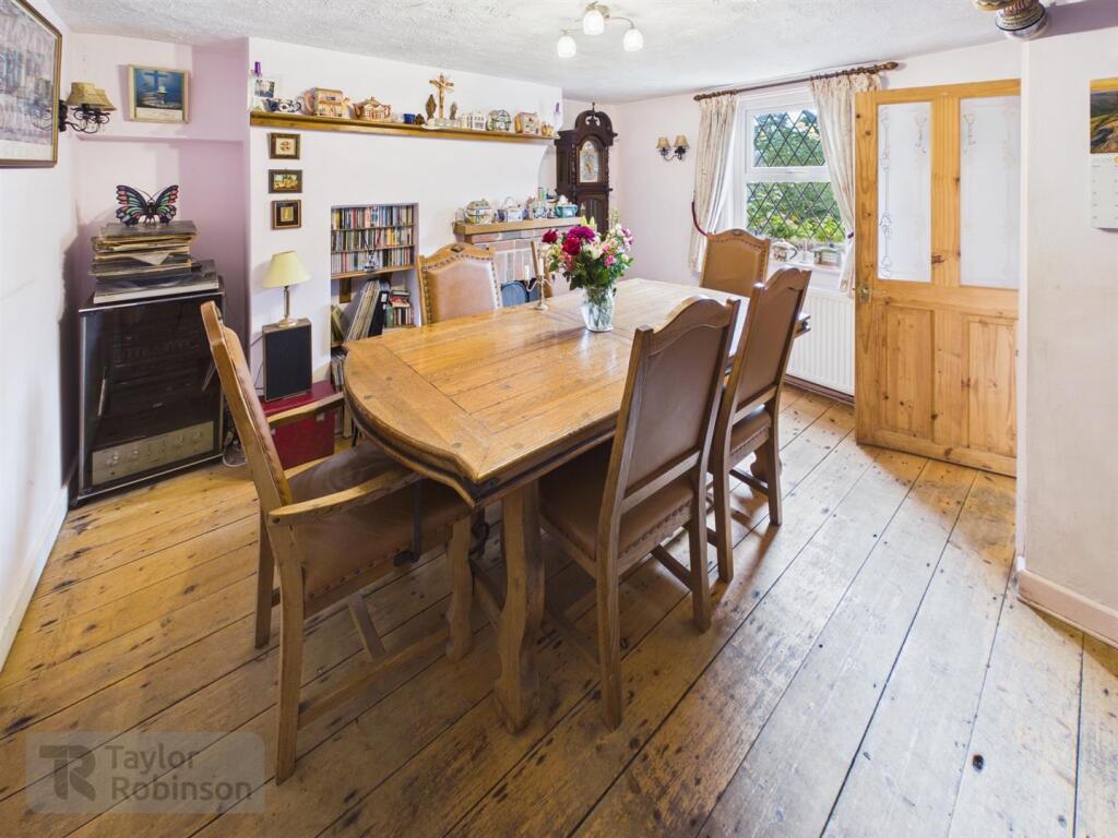 House in Crawley, Ifield - View 4