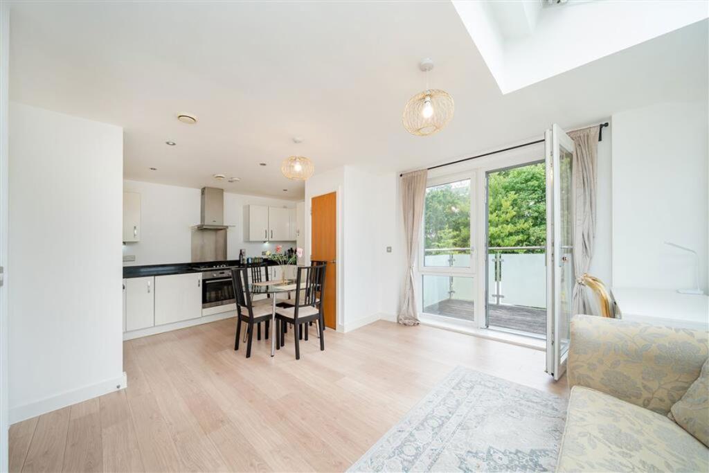 Apartment in London - View 2
