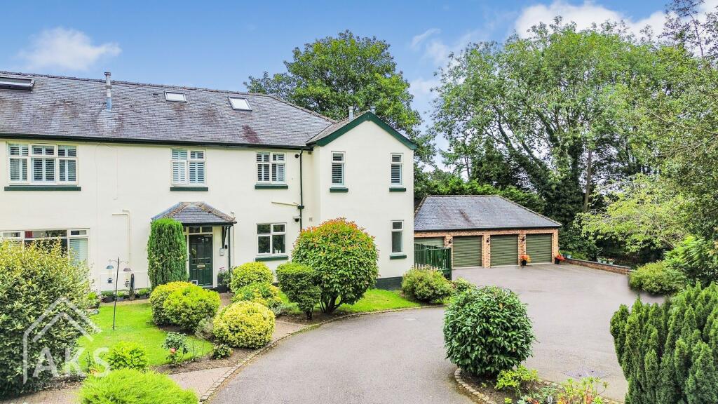 Main image of property: The Green, Mickleover, DE3