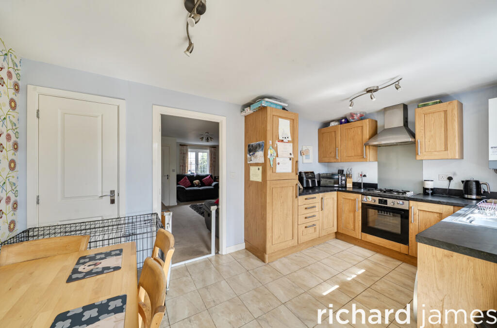 Moredon Road, Moredon, Swindon, SN2 photo 4