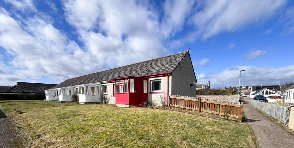 Main image of property: 2 Hillocks Way, Lossiemouth IV31 6HN