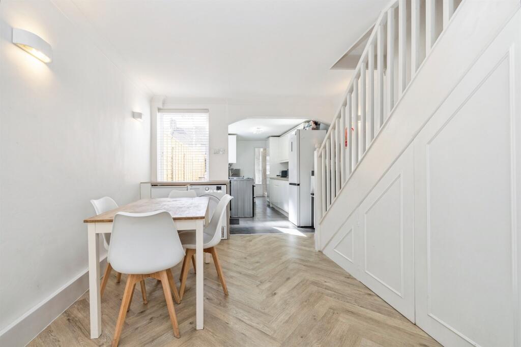 House in Watford - View 3