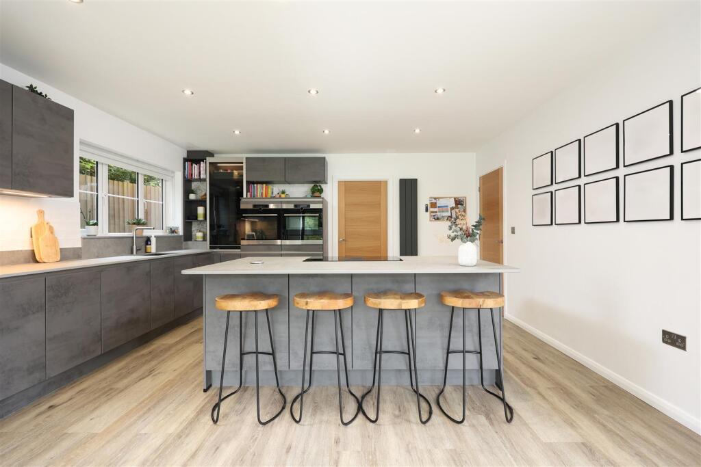 House in Melksham, Melksham Forest - View 3