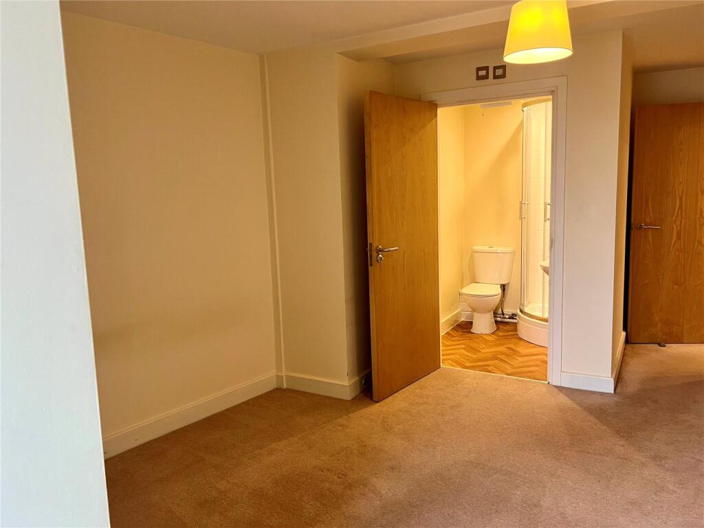 Apartment in Leicester, Highfields - View 4