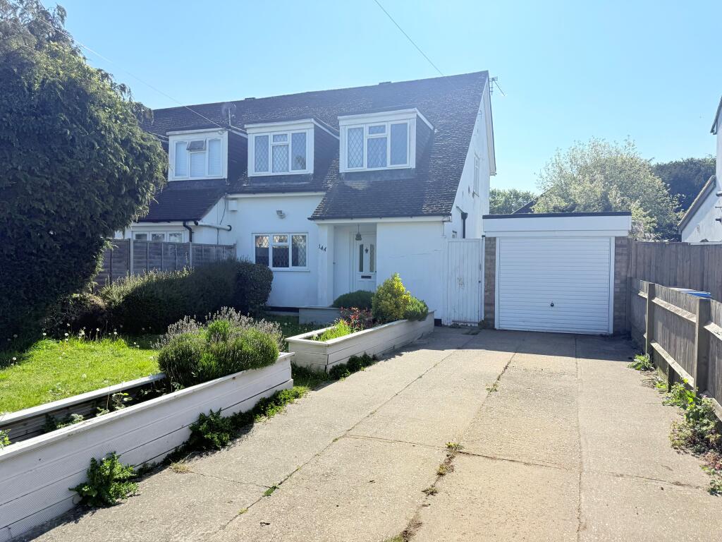Dixons Hill Road, Welham Green, HATFIELD