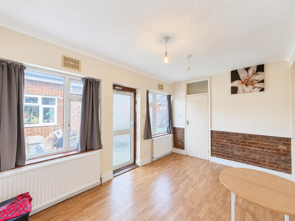 House in Southall - View 3