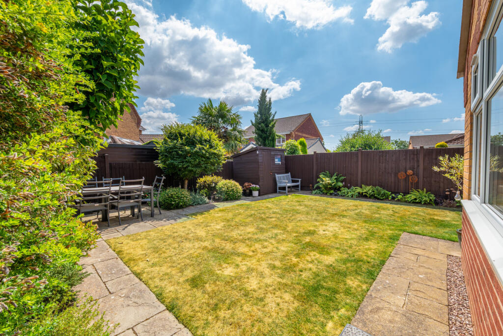 Hardy Close, Barton-under-needwood, DE13 photo 4