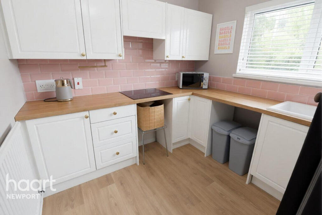 Apartment in Rhiwderin, Pentre-Poeth, Graig - More