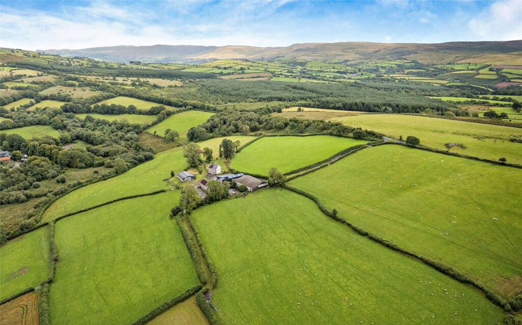 Ffairfach, Near Llandeilo, Carmarthenshire, SA19 photo 2