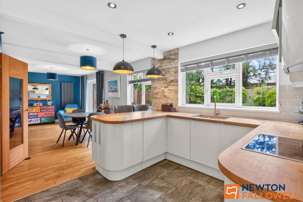 Park Road, Allington, NG32 - View 4
