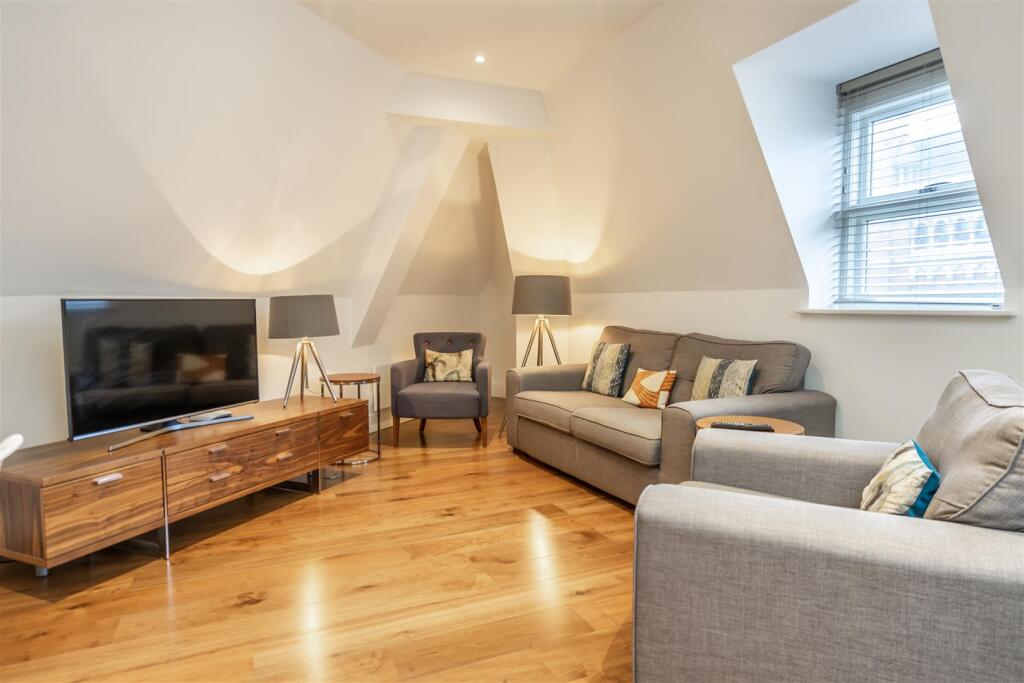 Main image of property: 21 Castle Chambers, Clifford Street, York, YO1 9RG