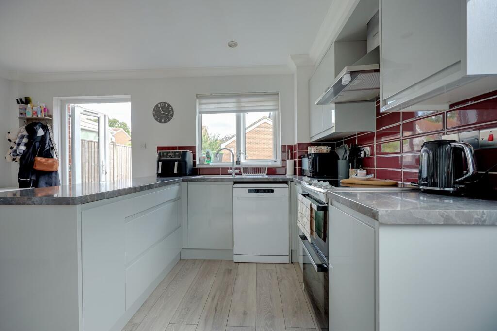 House in Burgess Hill, World's End - View 4