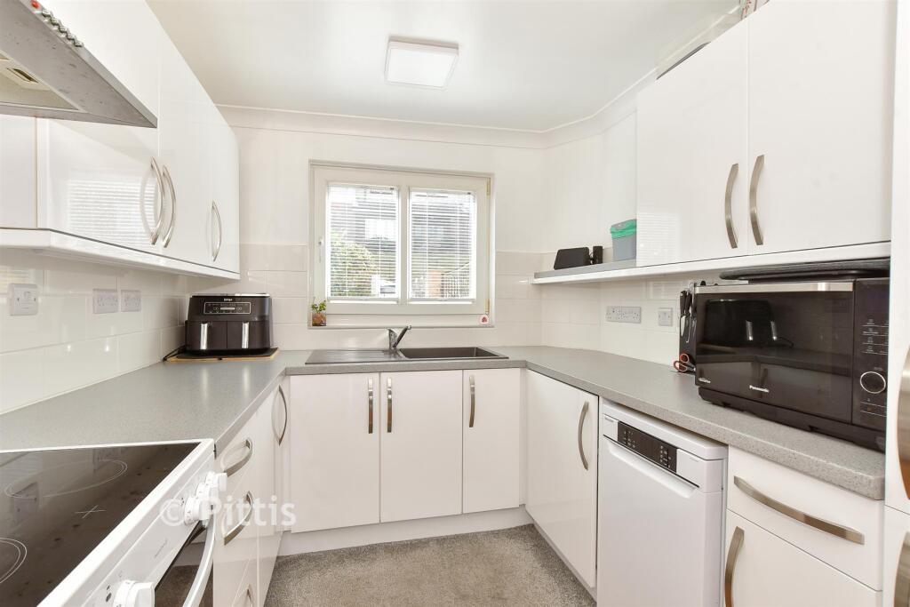 Apartment in Shanklin, Lower Hyde, Luccombe - View 3