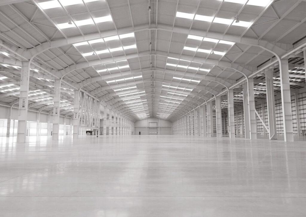 titan_02_interior_warehouse_Photo_3_large.jpg