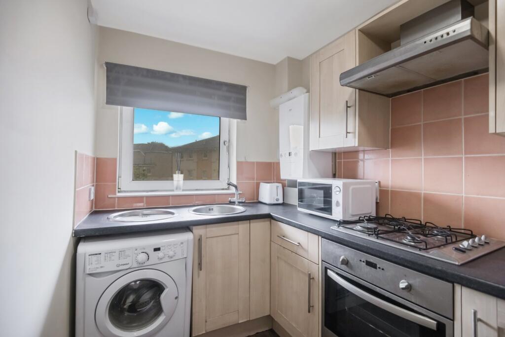 Apartment in Paisley, Renfrewshire - View 4