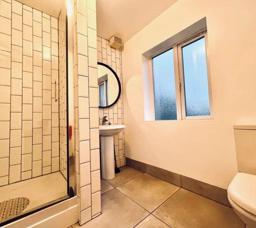 House in London - View 5