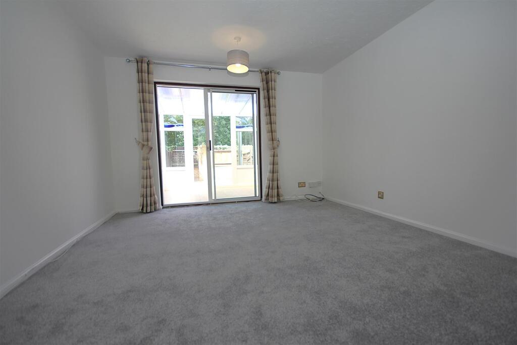 House in Fareham, Whiteley, Titchfield Park - View 6