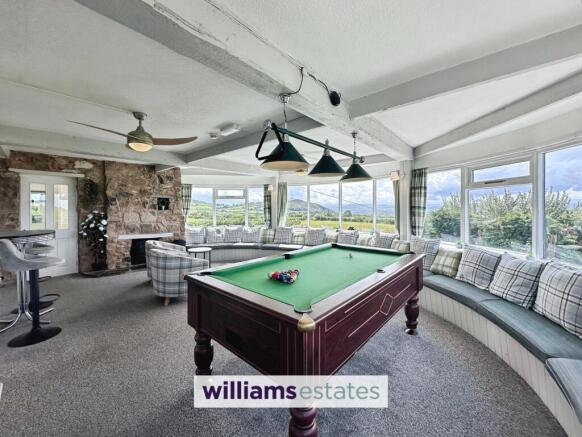 Guest House games Room