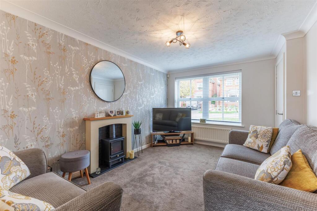 Clyde Avenue, Evesham, WR11 photo 3