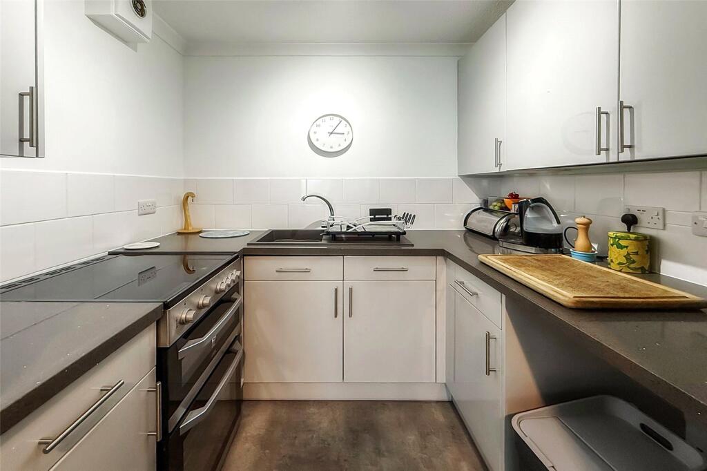 Irvine Road, Littlehampton, West Sussex - View 5