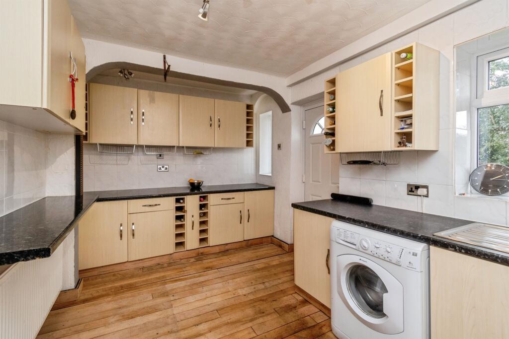 House in Sandwell, West Midlands - More