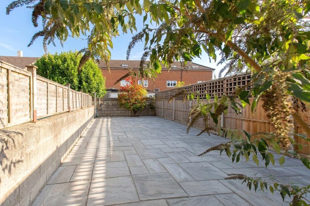 Apartment in Bristol - View 3