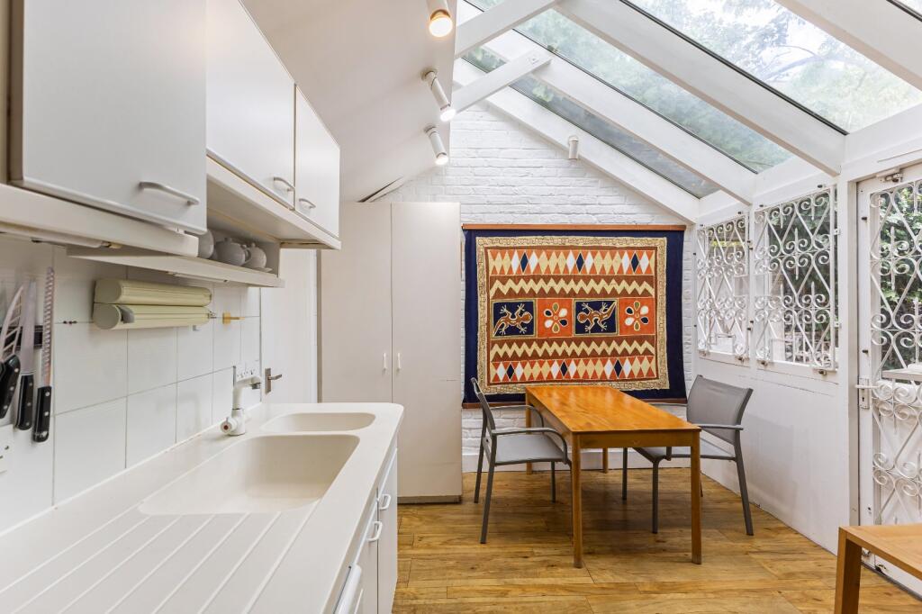 House in London - View 5