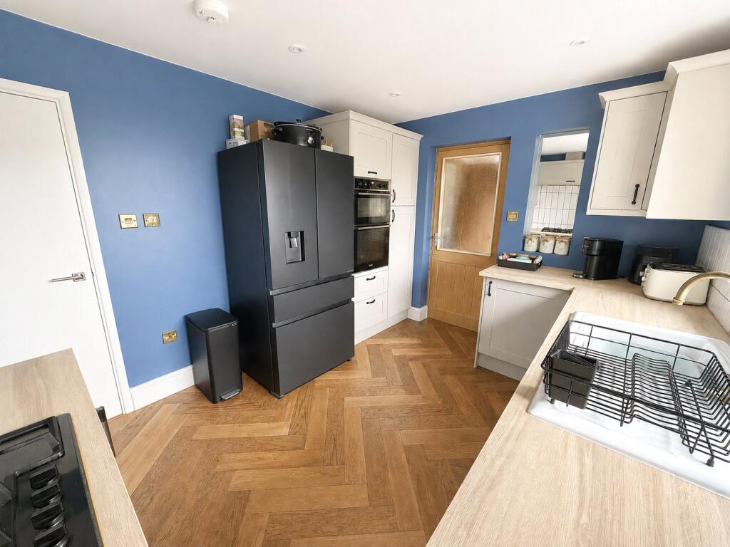 Marshfoot Lane, Hailsham, East Sussex, BN27 photo 4
