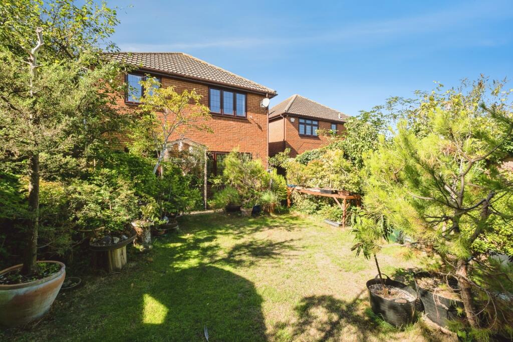 House in Rainham - More