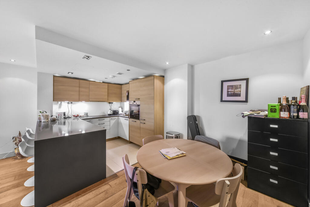 Apartment in London, Chelsea Creek, Fulham - View 4
