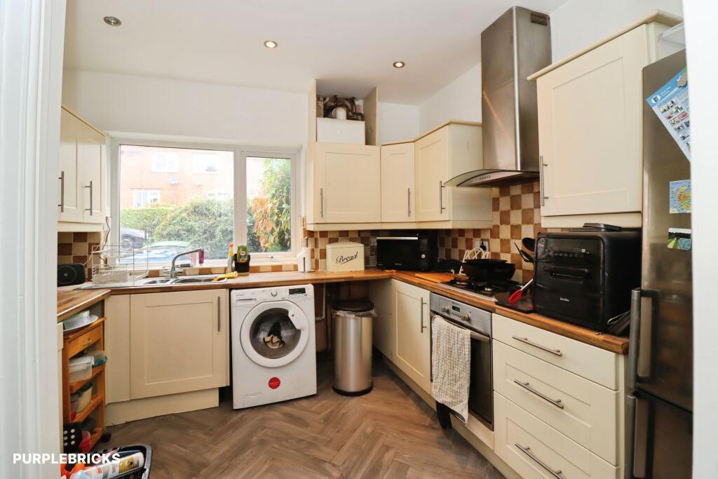 House in Chesterfield, Derbyshire - More