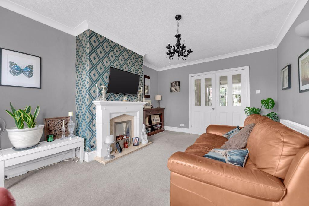 Louth Road, Holton-Le-Clay photo 2