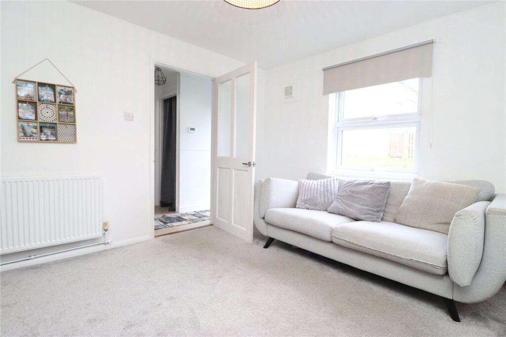 Trelawney Close, Torpoint, Cornwall, PL11 photo 3