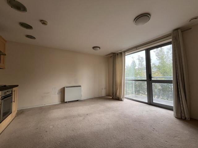 Apartment in Leeds, West Yorkshire - View 2