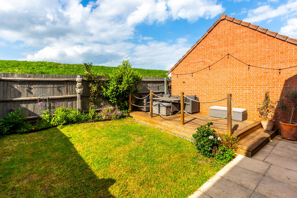 House in Rushden, North Northamptonshire - View 3